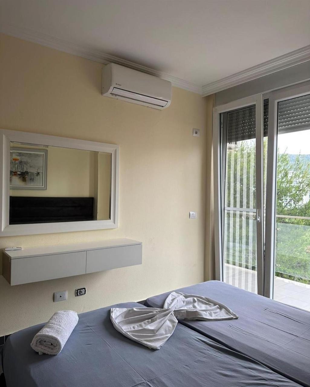 Apartment Deluxe *